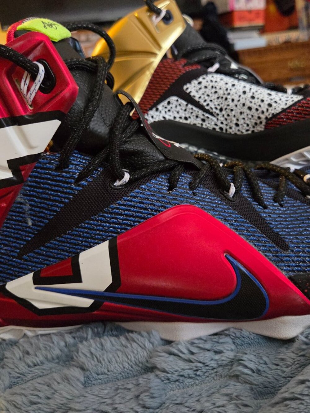Mens nike LeBron SE "What the" size 14 sneakers